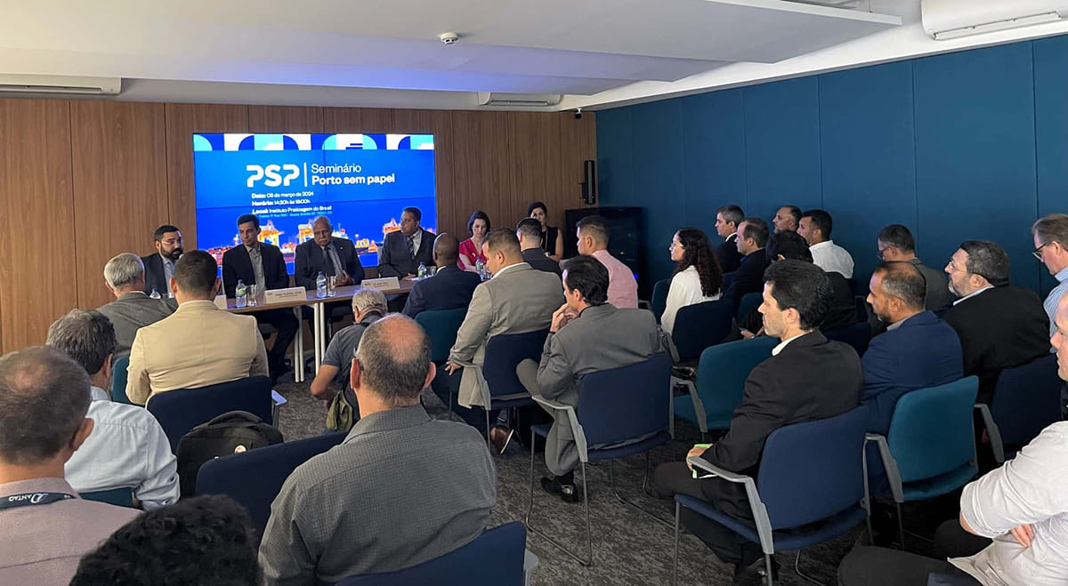 Leia mais sobre o artigo INSTITUTO EM BRASÍLIA RECEBE O SEMINÁRIO PORTO SEM PAPEL